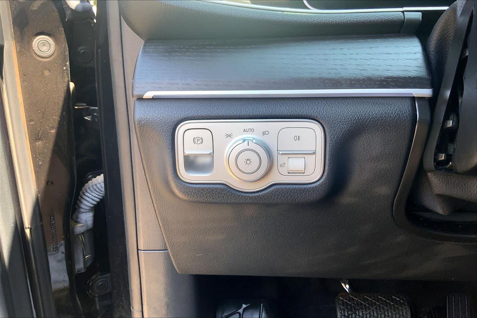 Used 2024 Mercedes-Benz GLE 350 4MATIC image 36