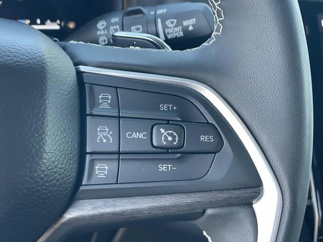 Used 2024 Jeep Grand Cherokee Limited image 10