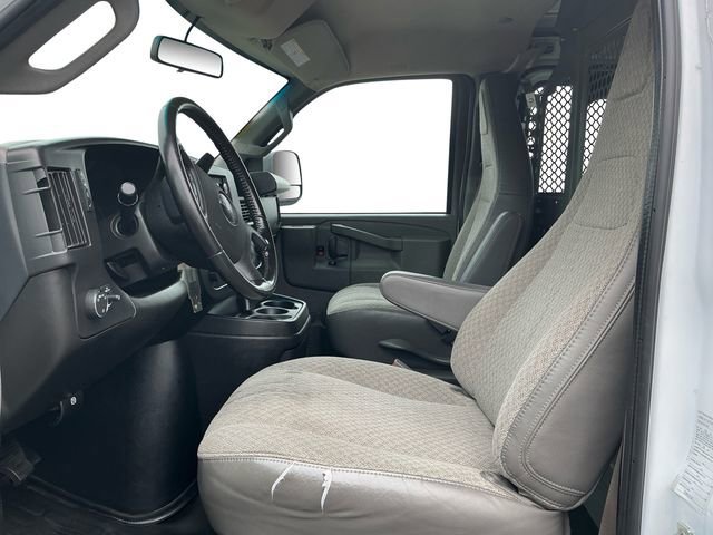 Used 2023 GMC Savana 3500 Extended w/ Driver Convenience Package image 10