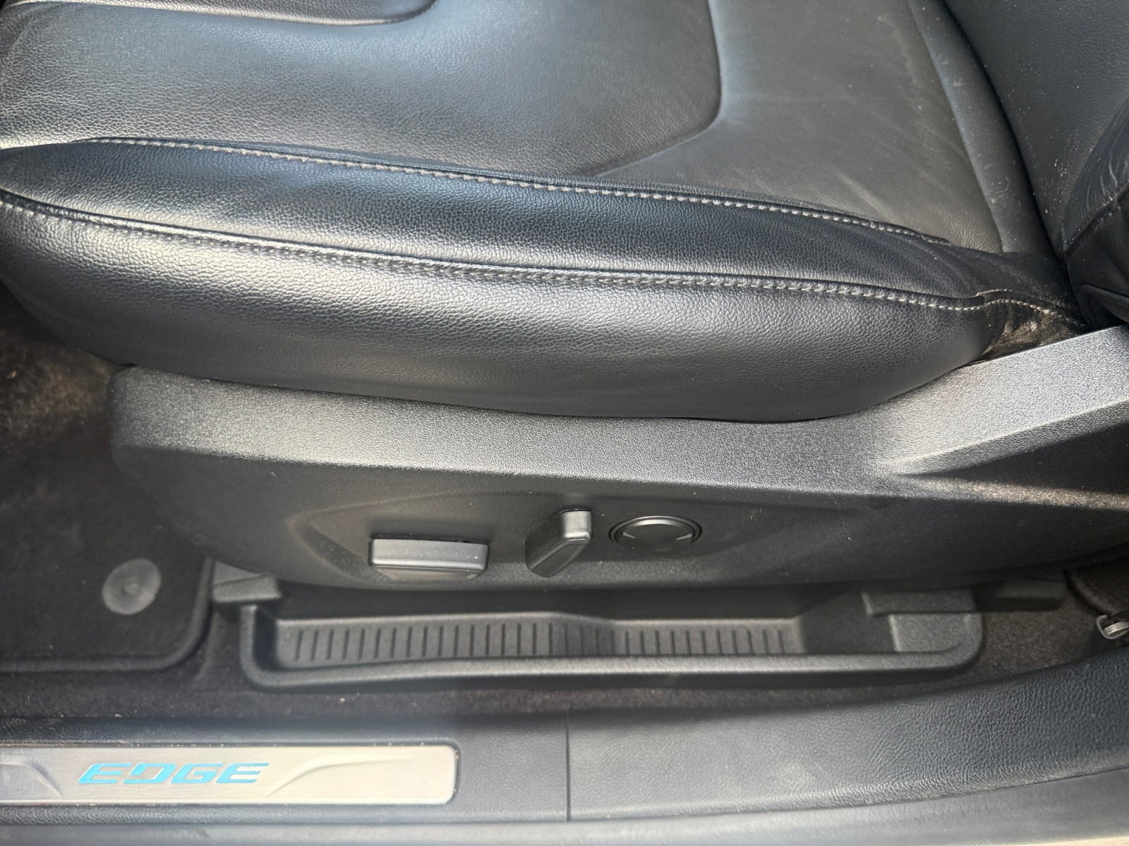 Certified 2020 Ford Edge Titanium image 15