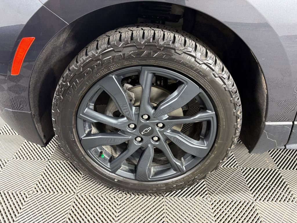 Used 2022 Chevrolet Equinox RS w/ RS Leather Package image 9