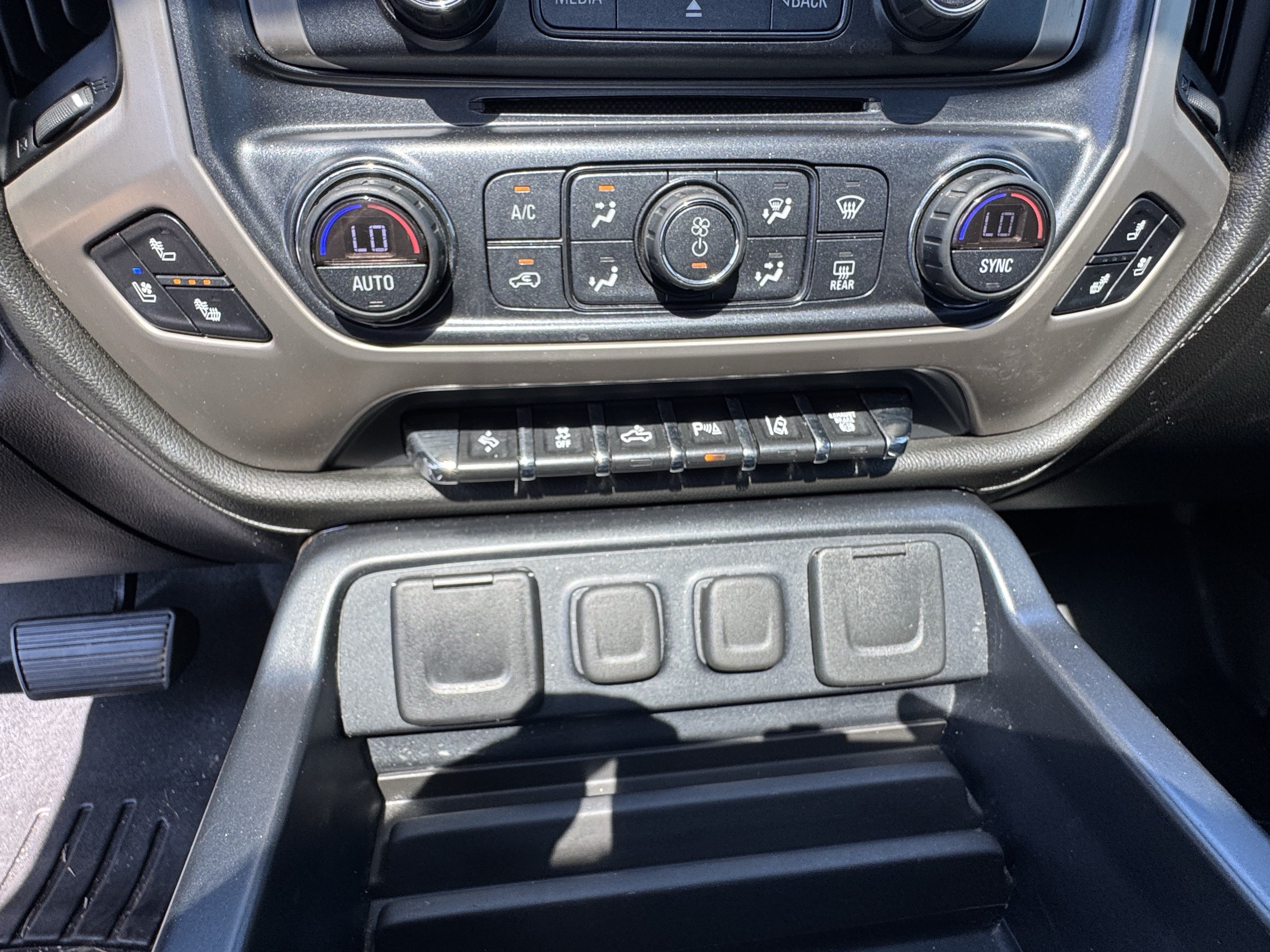 Used 2017 GMC Sierra 3500 Denali w/ Duramax Plus Package AWD/4WD image 31
