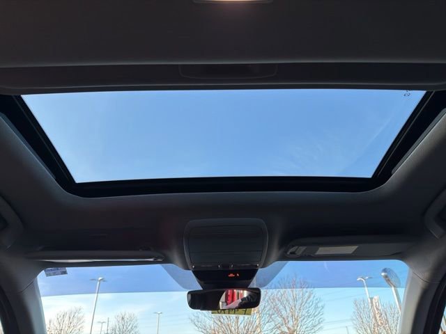 Used 2020 MAZDA CX-30 Premium image 17