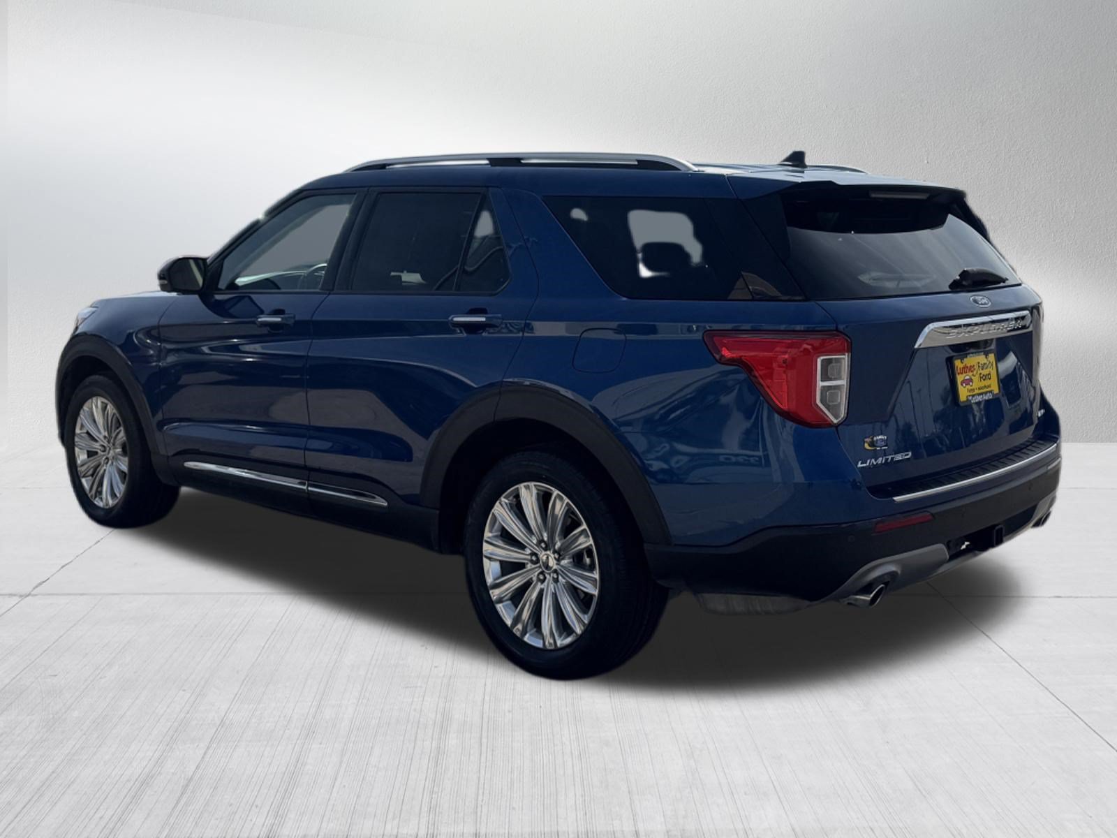 Certified 2022 Ford Explorer Limited w/ Equipment Group 301A AWD/4WD image 5