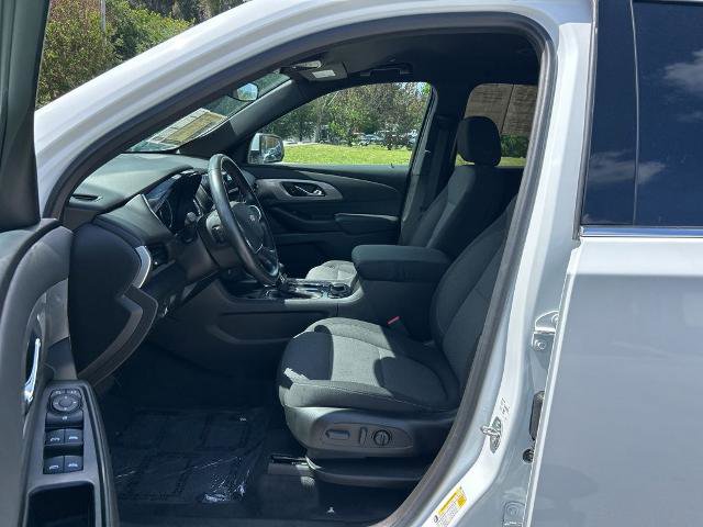 Used 2022 Chevrolet Traverse LT FWD image 15