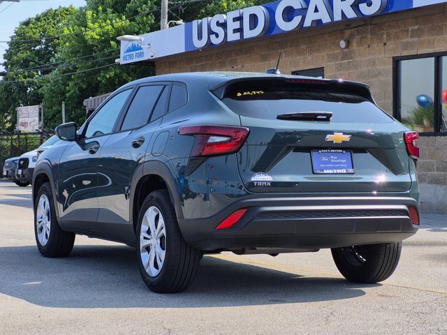 Used 2026 Chevrolet Trax LS FWD image 6