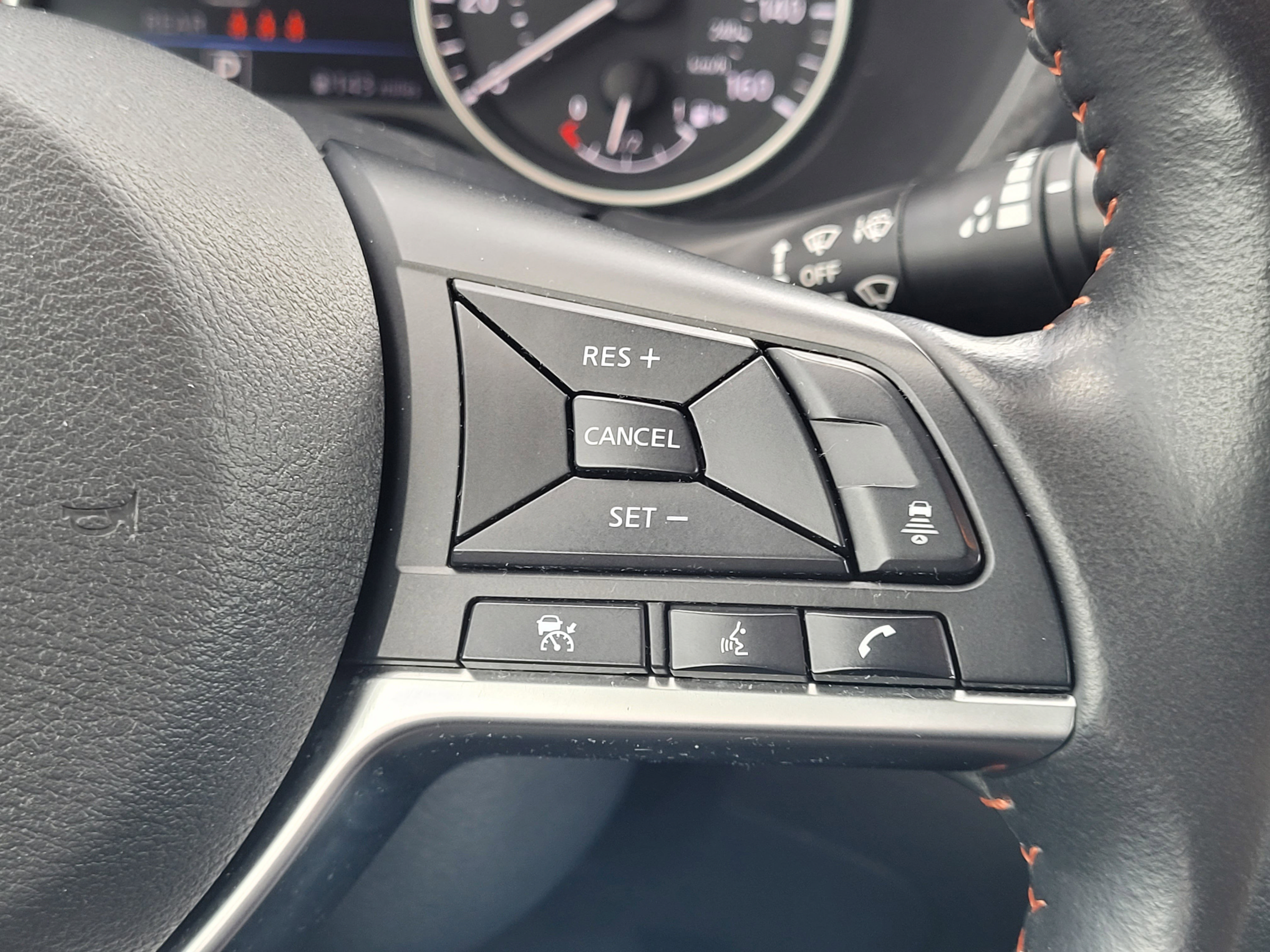 Used 2024 Nissan Sentra SR w/ SR Premium Package FWD image 13