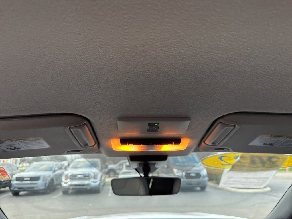 Used 2022 Nissan Kicks SR w/ Premium Package image 29