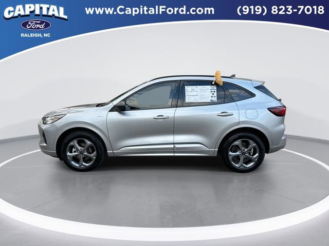 Certified 2024 Ford Escape ST-Line w/ Tech Pack #1 AWD/4WD image 3