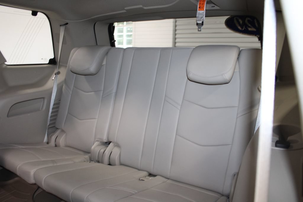 Used 2020 Cadillac Escalade Premium Luxury AWD/4WD image 27