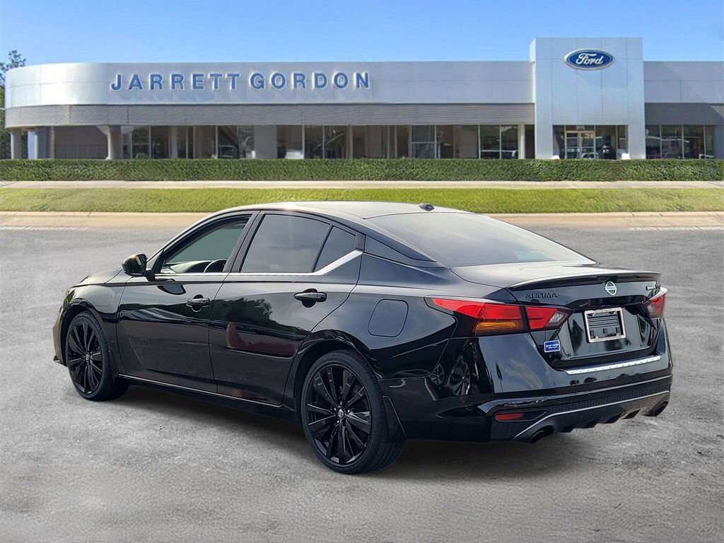 Used 2022 Nissan Altima 2.5 SR w/ Midnight Edition Package FWD image 3