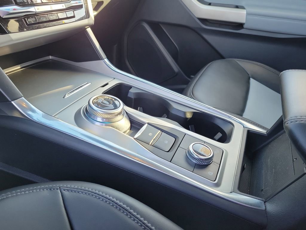 Certified 2022 Ford Explorer XLT w/ Equipment Group 202A image 29