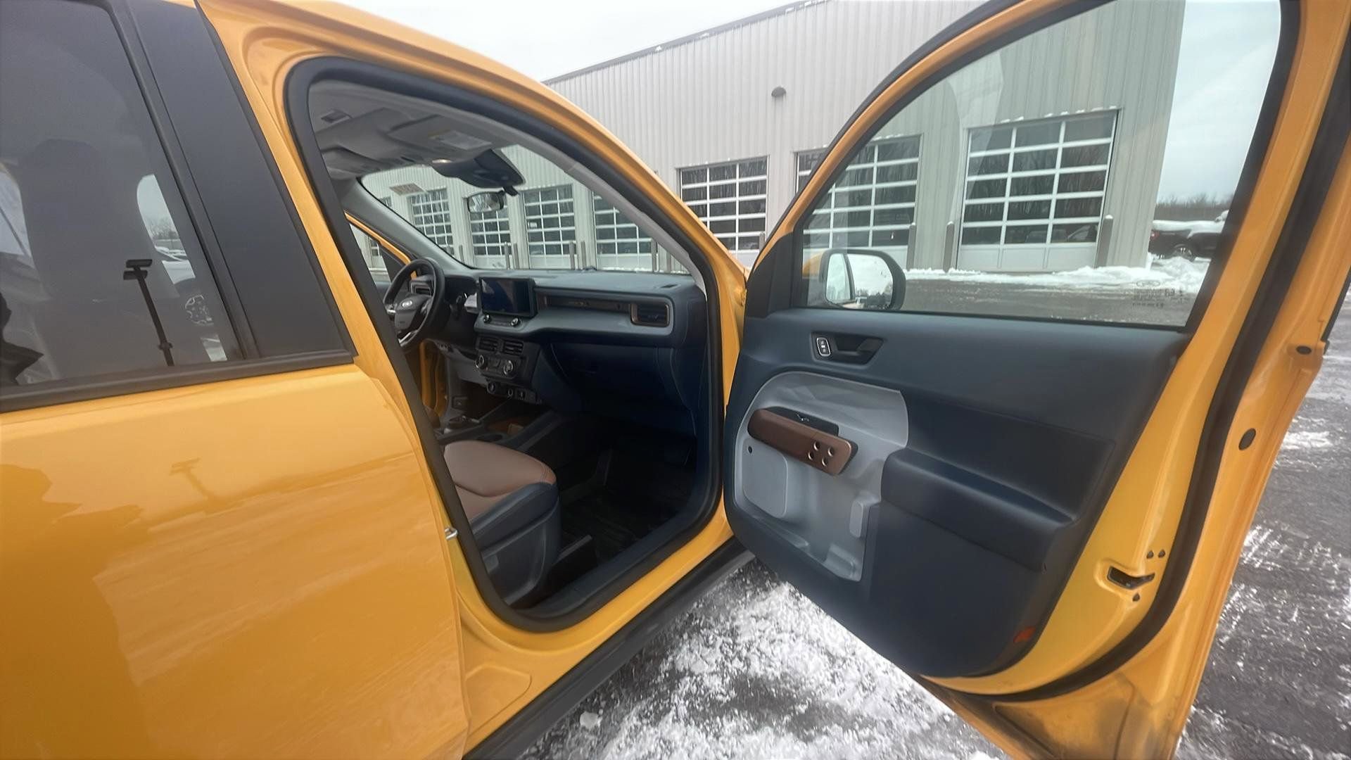 Certified 2022 Ford Maverick Lariat w/ Lariat Luxury Package image 16