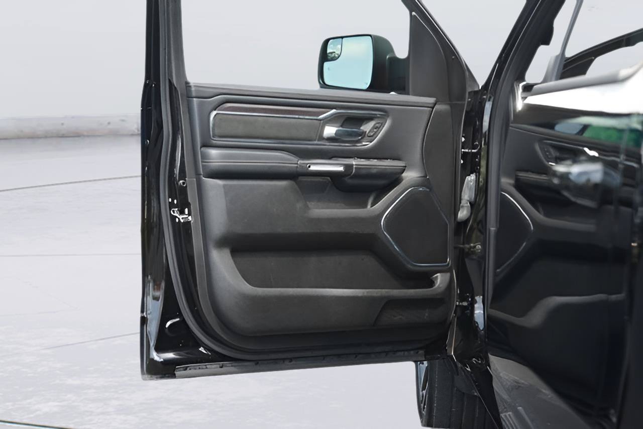 Used 2025 RAM 1500 Laramie w/ Laramie Southwest Edition AWD/4WD image 31