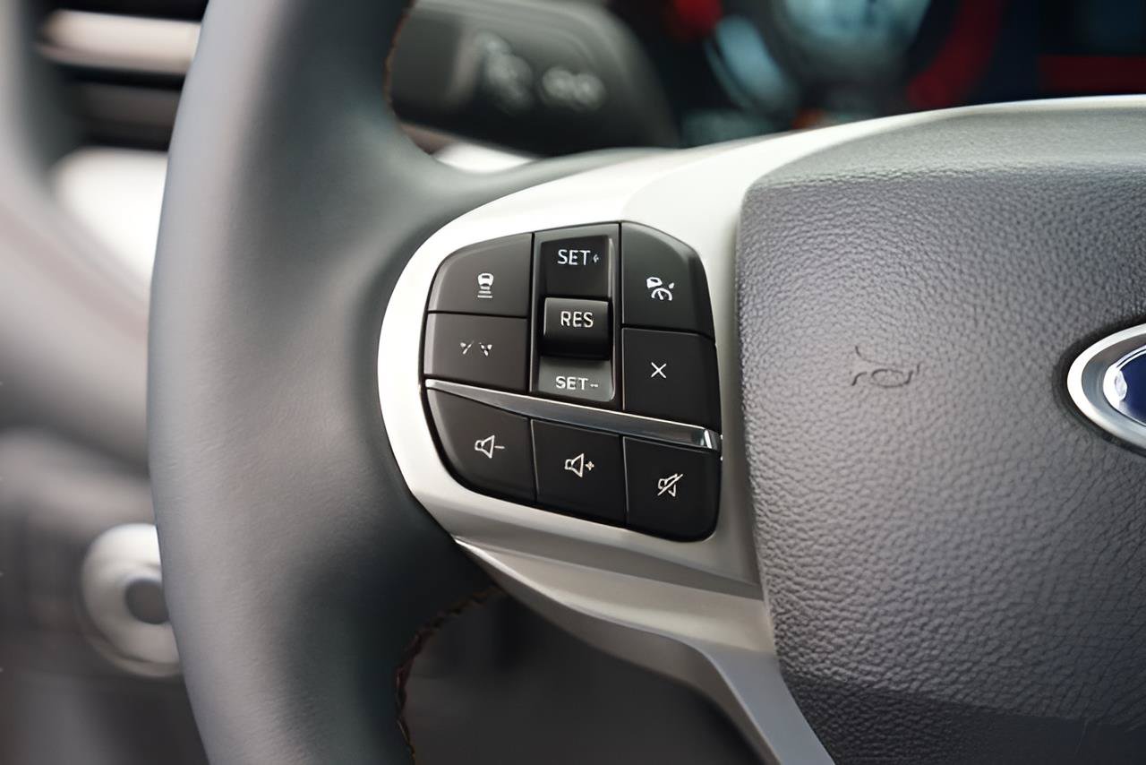 Certified 2026 Ford Explorer Active RWD image 24