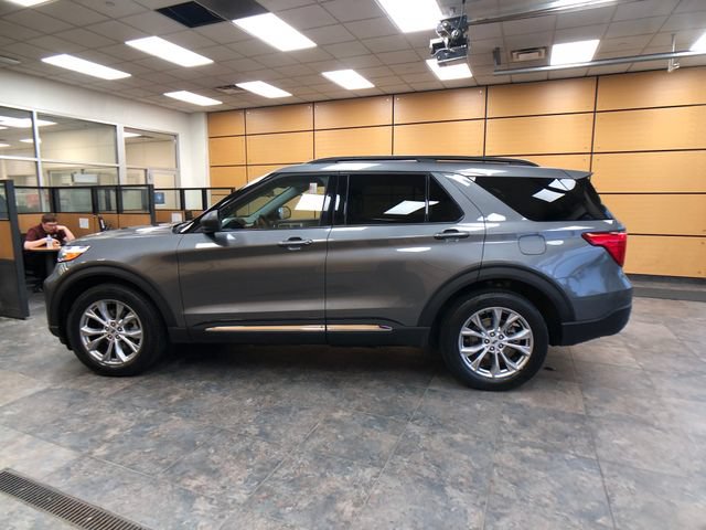 Certified 2024 Ford Explorer XLT w/ Equipment Group 202A AWD/4WD image 4