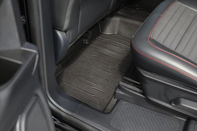 Certified 2025 Ford Explorer ST-Line w/ Premium Package image 32