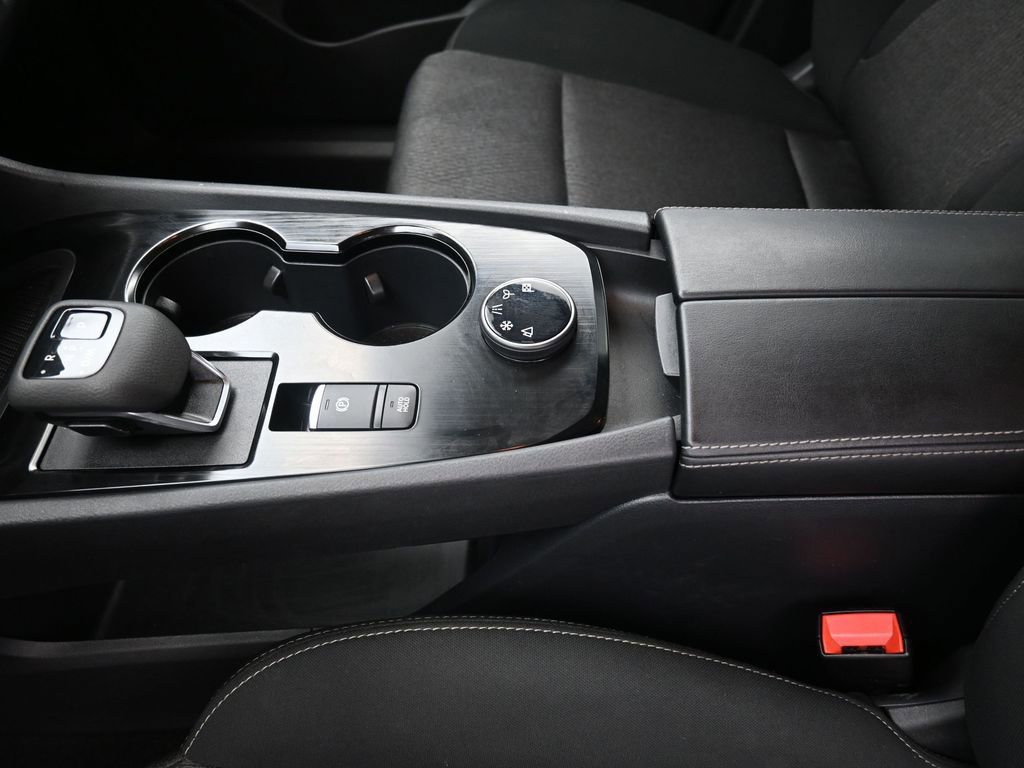 Used 2025 Nissan Rogue SV AWD/4WD image 20