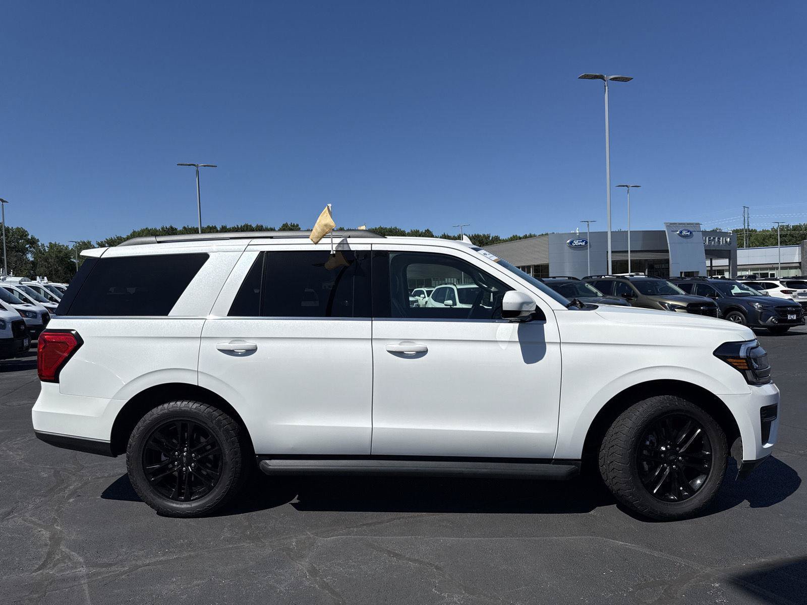 Certified 2024 Ford Expedition XLT AWD/4WD image 5