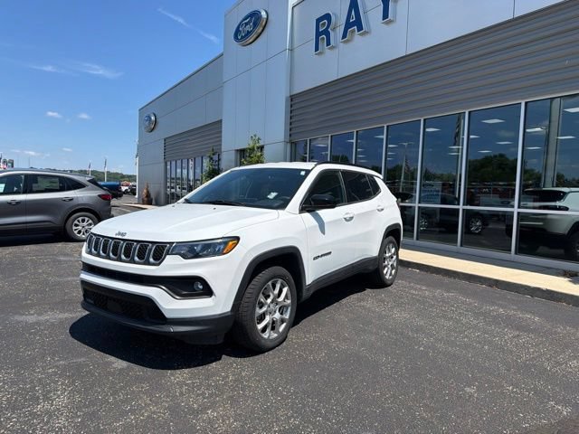 Used 2023 Jeep Compass Latitude AWD/4WD image 6