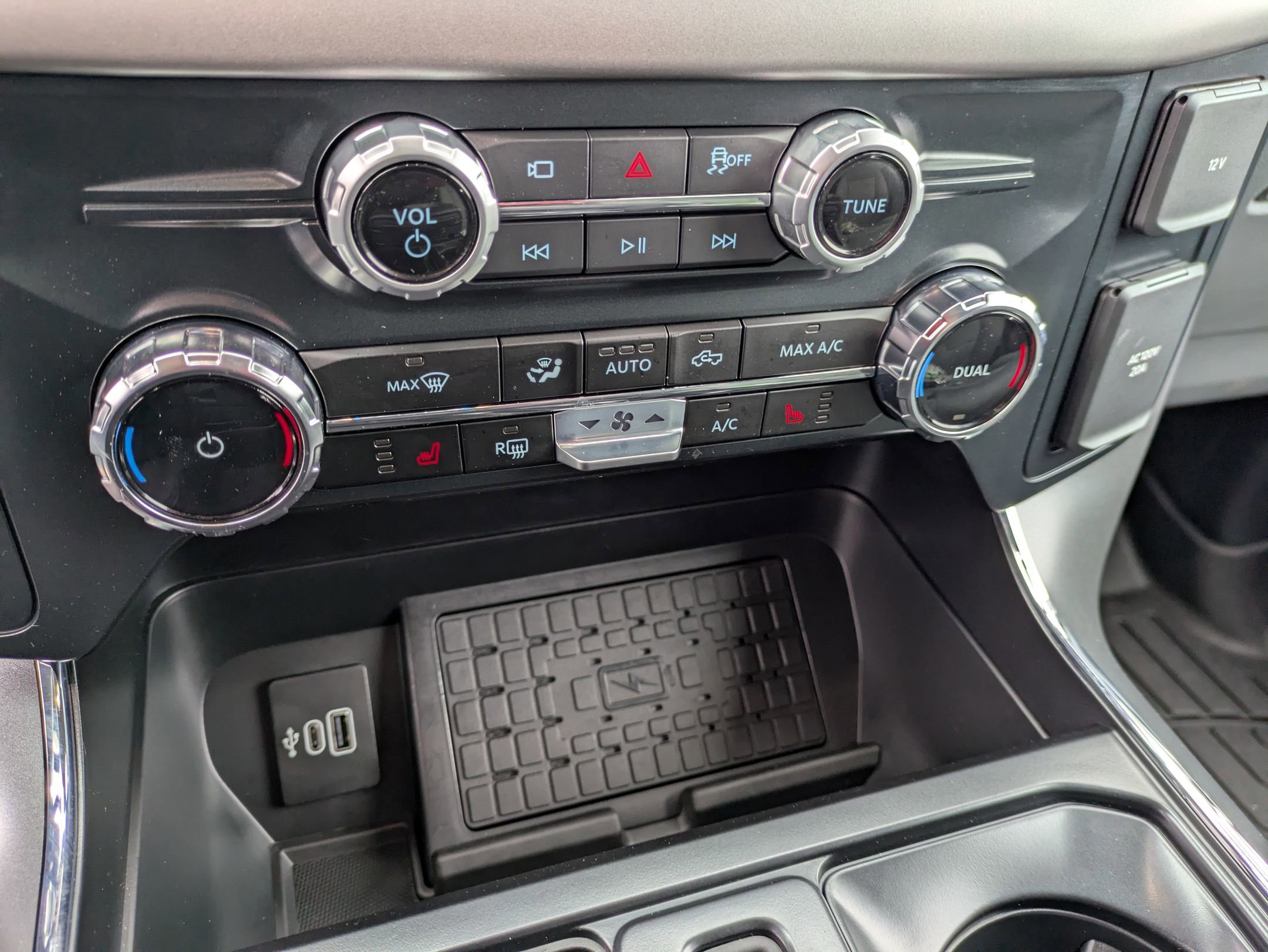 Certified 2025 Ford F150 XLT w/ Equipment Group 302A MID image 26