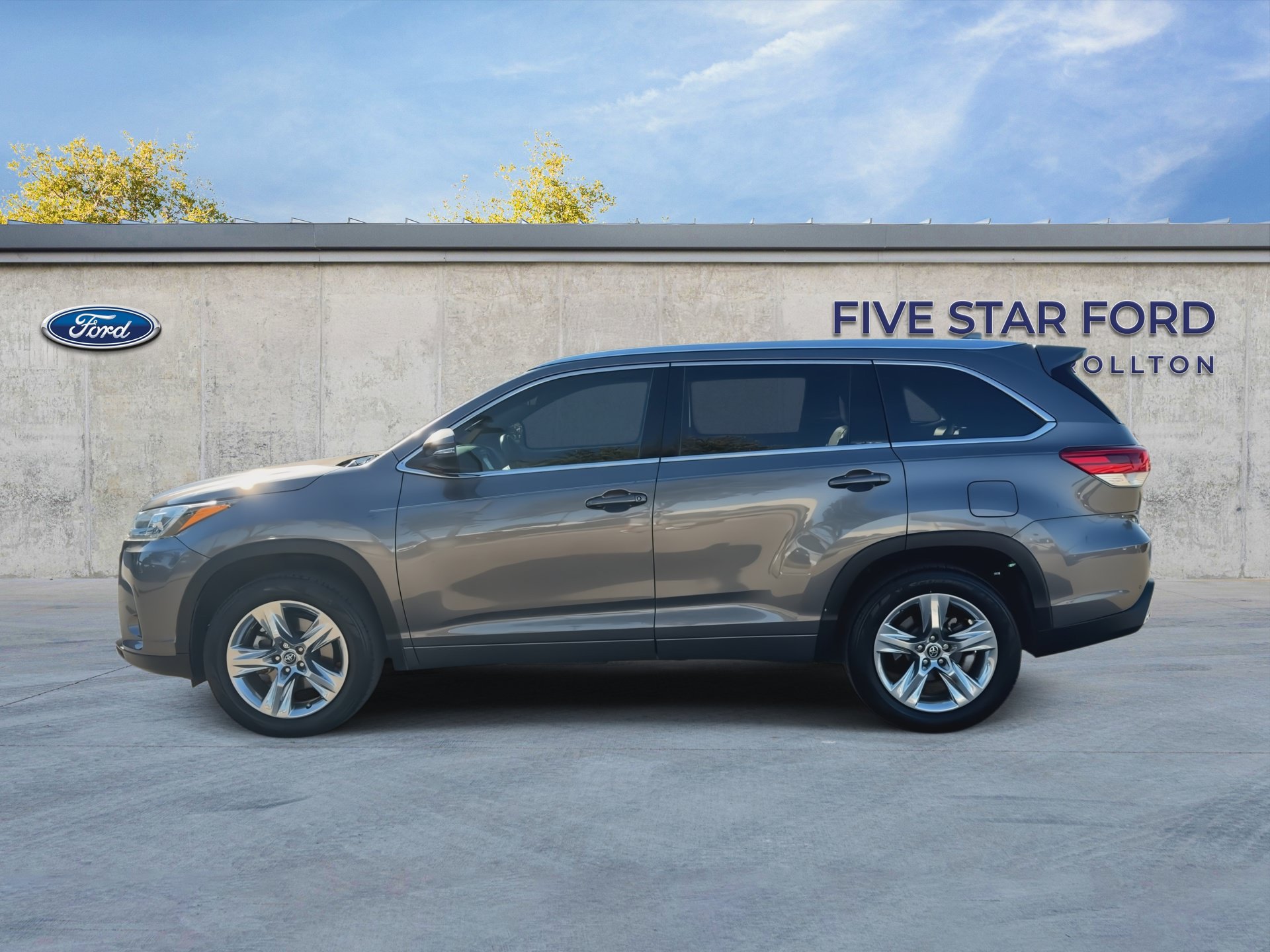 Used 2019 Toyota Highlander Limited FWD image 5