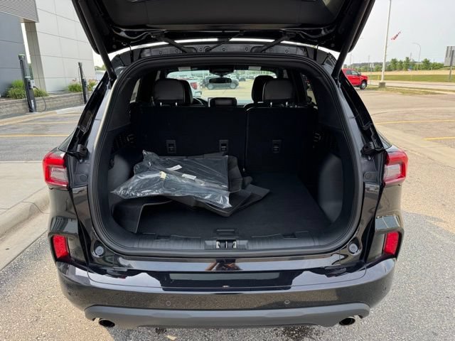 Certified 2024 Ford Escape ST-Line w/ Tech Pack #1 AWD/4WD image 40