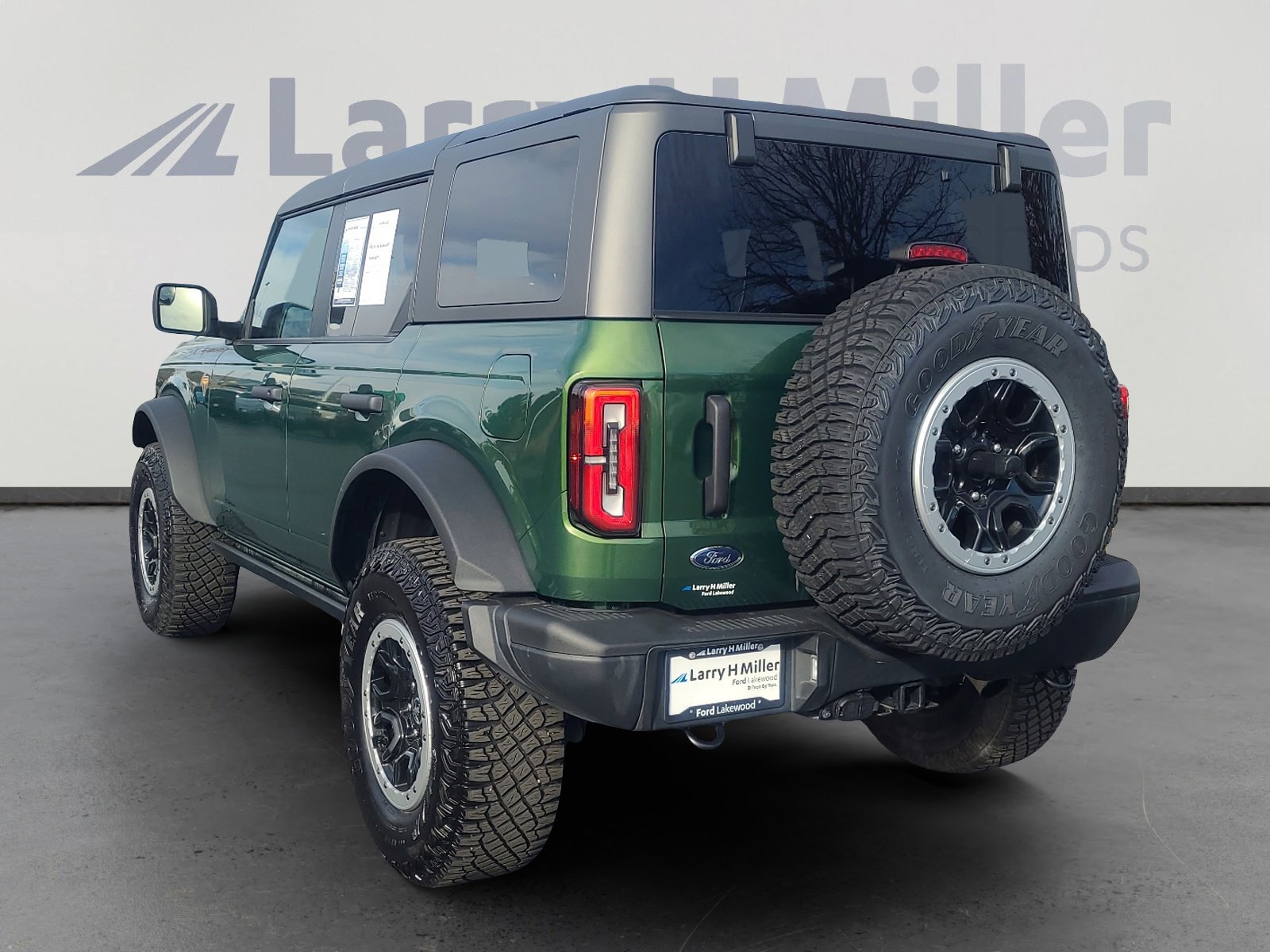 Certified 2024 Ford Bronco Badlands w/ Sasquatch Package image 3