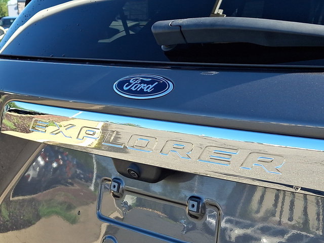 Certified 2023 Ford Explorer XLT w/ Equipment Group 202A AWD/4WD image 37