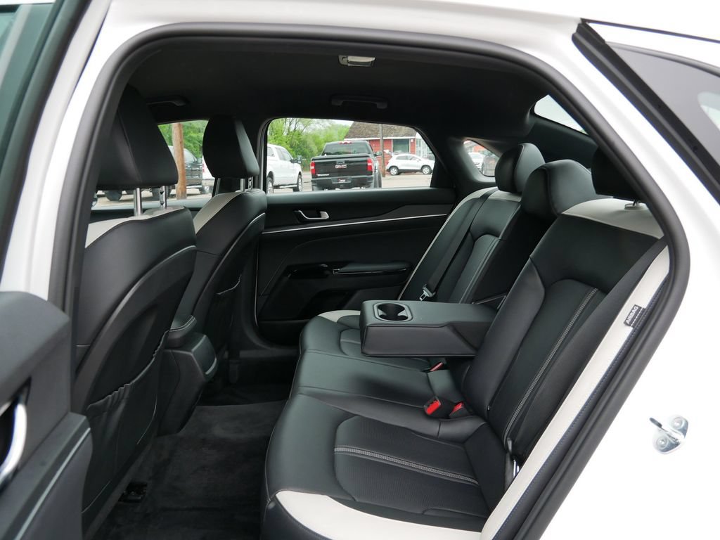 Used 2025 Kia K5 GT-Line AWD/4WD image 11