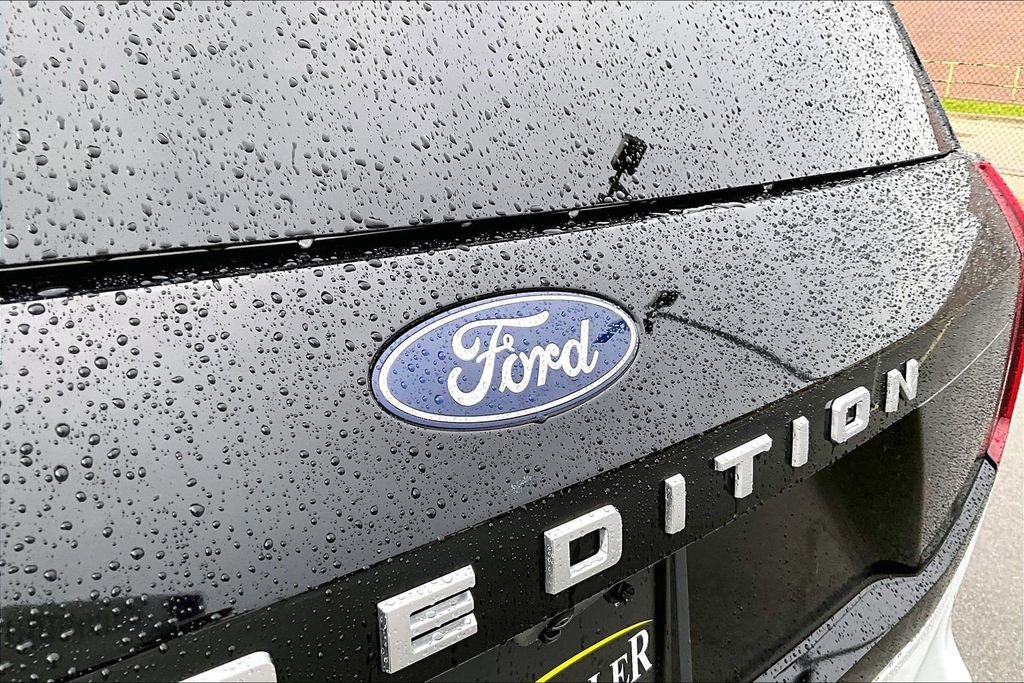 Certified 2025 Ford Expedition Active AWD/4WD image 32