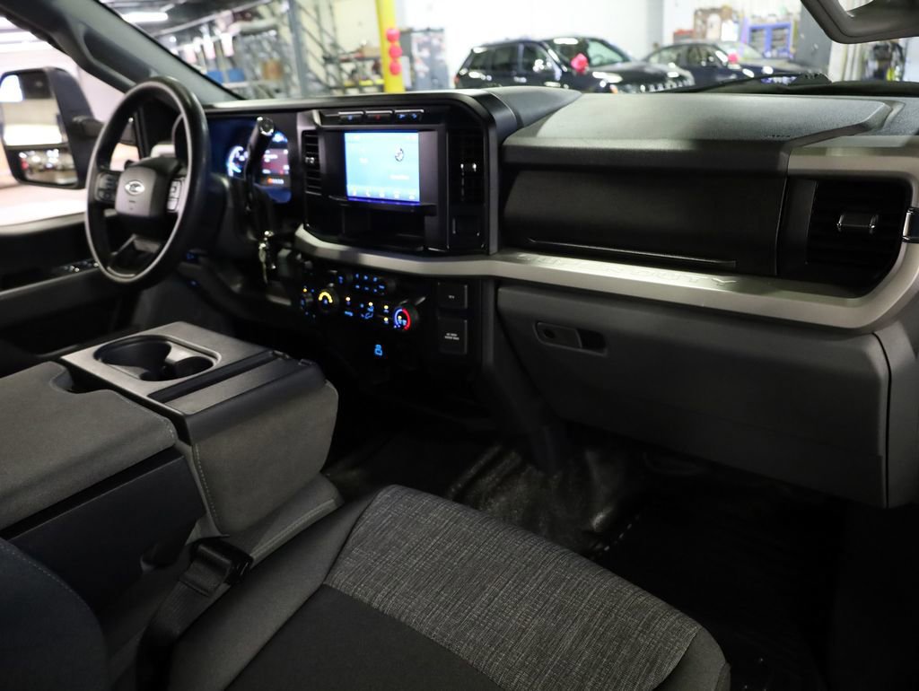 Certified 2024 Ford F350 XLT w/ FX4 Off-Road Package image 28