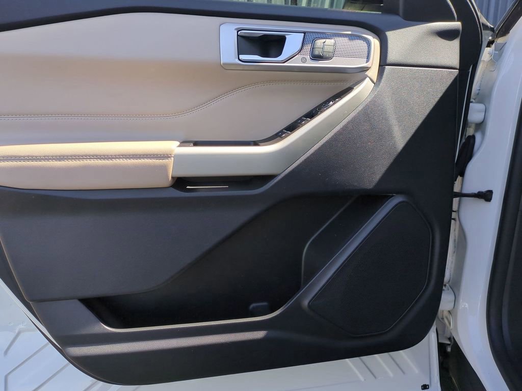 Certified 2021 Ford Explorer Limited w/ Equipment Group 301A image 12