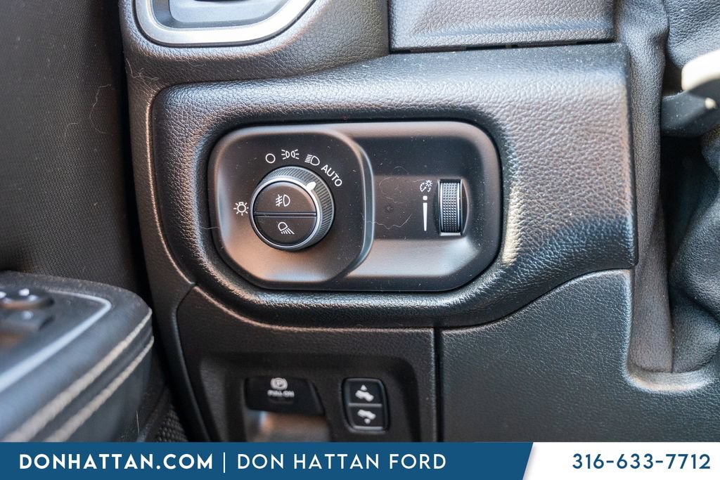 Used 2020 RAM 1500 Sport w/ Level 2 Equipment Goup w/2_L AWD/4WD image 17