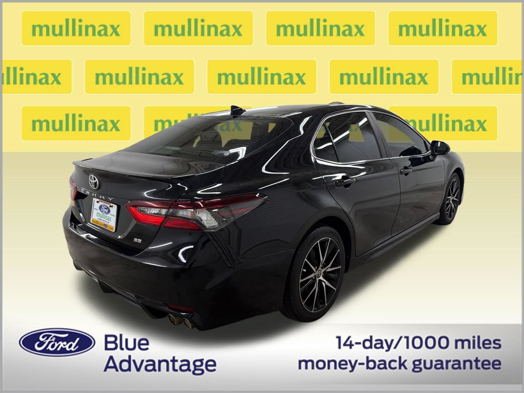 Used 2022 Toyota Camry SE FWD image 3