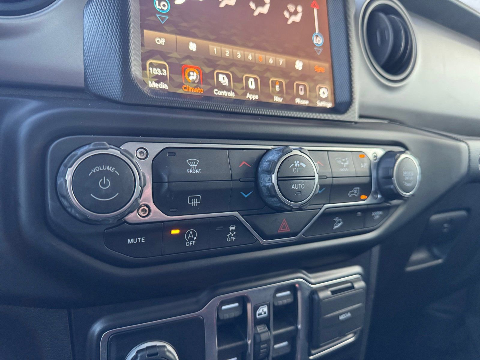 Used 2021 Jeep Wrangler Unlimited Sport image 26