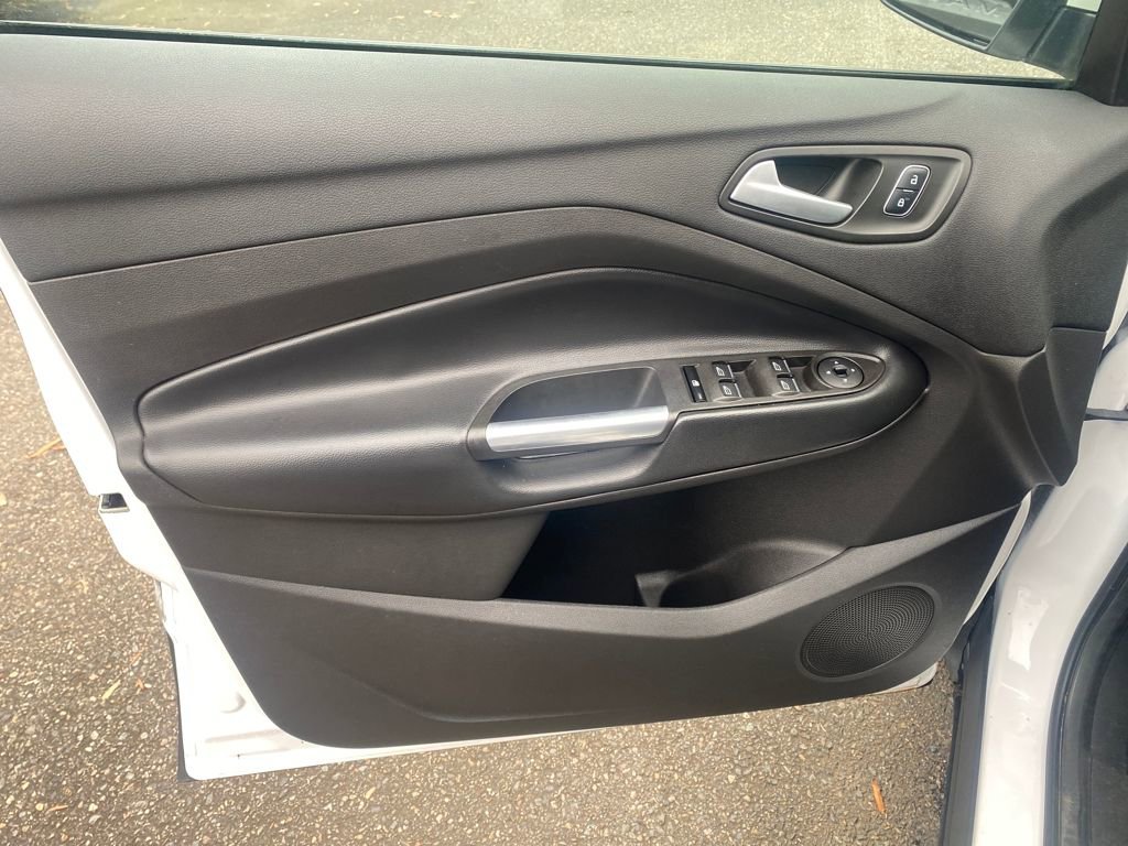 Certified 2019 Ford Escape SE image 17