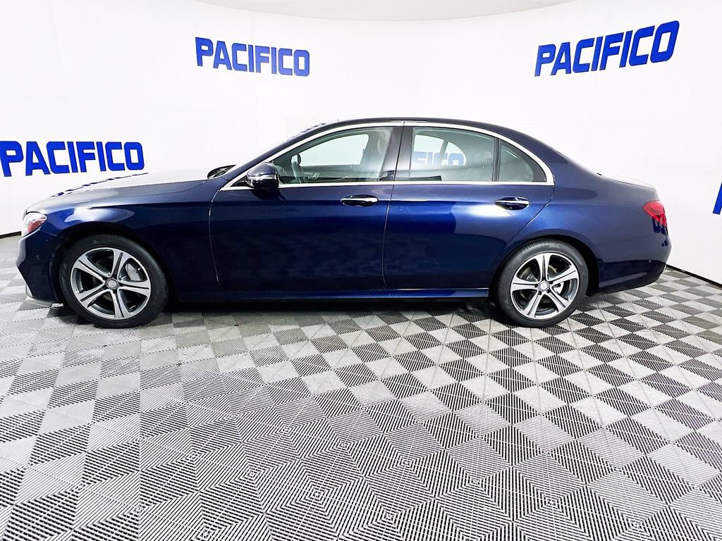 Used 2017 Mercedes-Benz E 300 4MATIC image 4