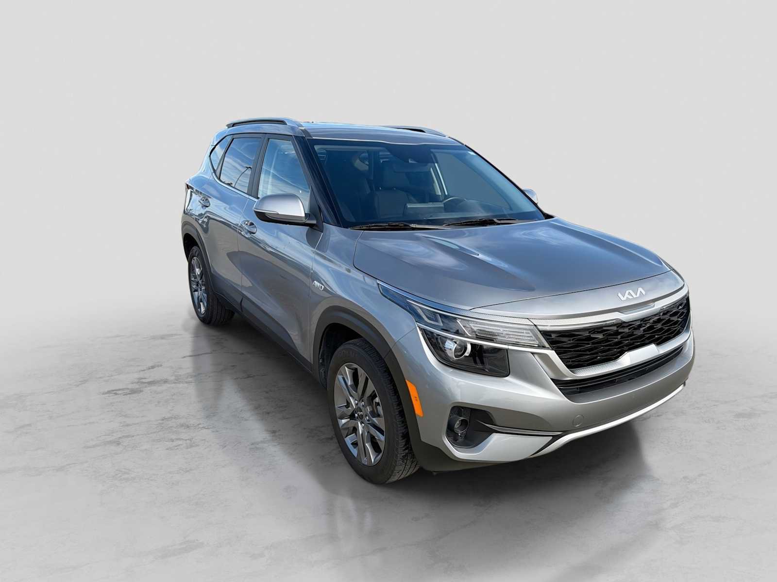 Used 2023 Kia Seltos S w/ Navigation Package AWD/4WD image 8