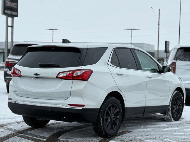 Used 2020 Chevrolet Equinox LT w/ Driver Convenience Package image 9