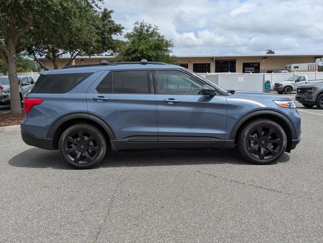 Certified 2021 Ford Explorer XLT AWD/4WD image 2