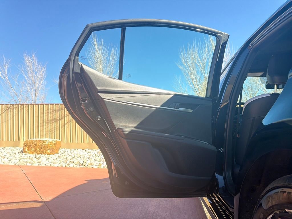 Used 2025 Toyota Camry SE FWD image 19