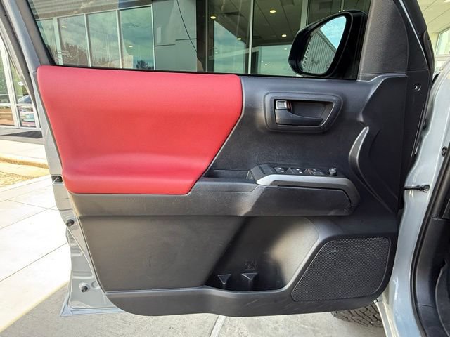 Used 2021 Toyota Tacoma SR5 RWD image 13