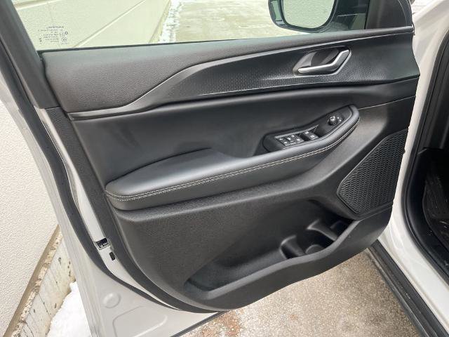 Used 2024 Jeep Grand Cherokee Altitude image 18