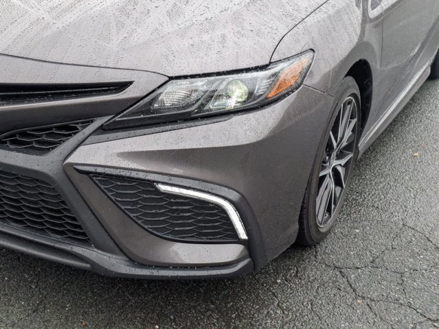 Used 2023 Toyota Camry SE image 9
