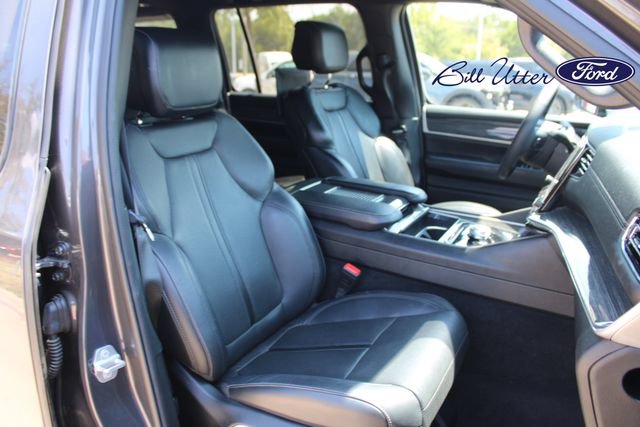 Used 2022 Jeep Wagoneer Series II w/ Rear Seat Video Group 1 RWD image 9