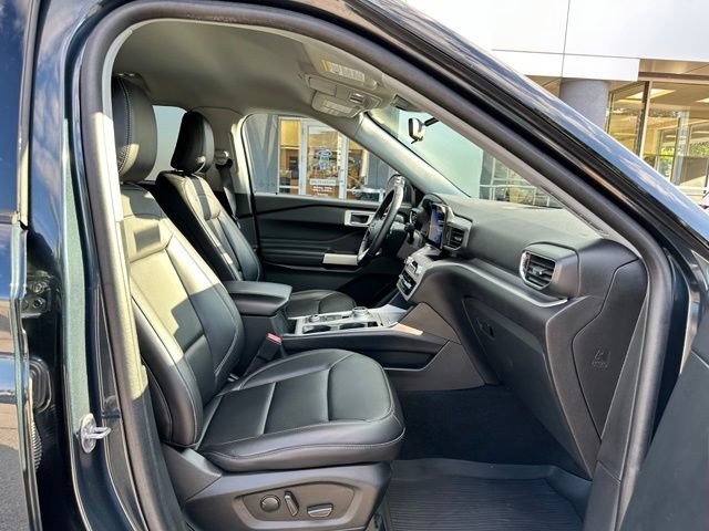 Certified 2023 Ford Explorer XLT w/ Equipment Group 202A AWD/4WD image 50