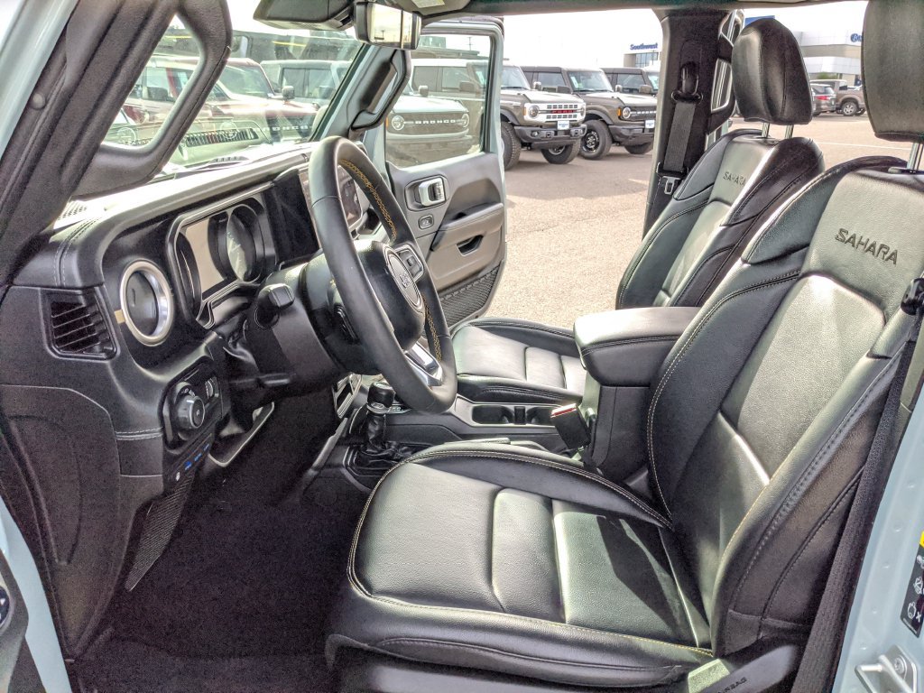 Used 2024 Jeep Wrangler Unlimited Sahara w/ Technology Group AWD/4WD image 15