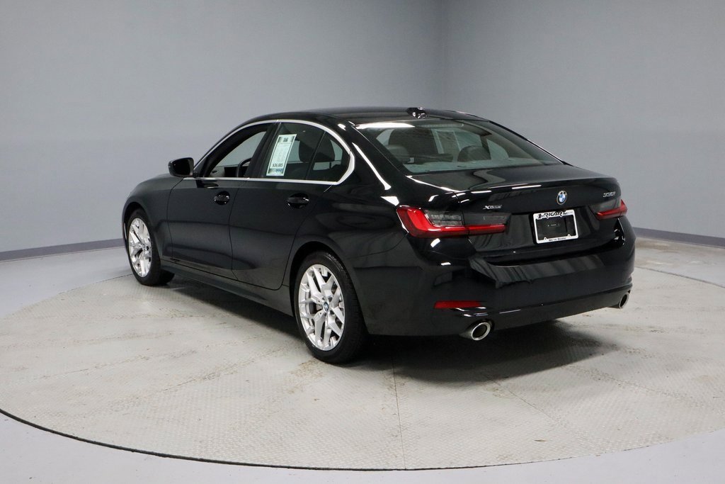 Used 2025 BMW 330i xDrive Sedan image 9