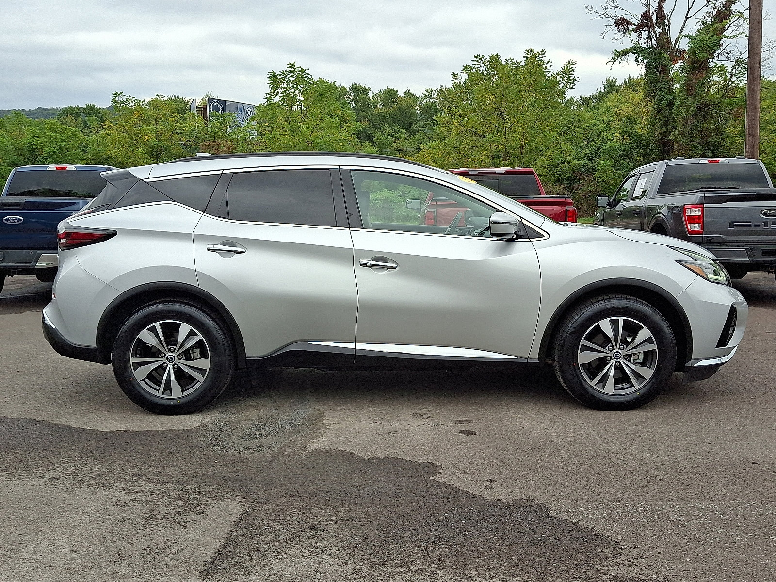 Used 2023 Nissan Murano SV image 12
